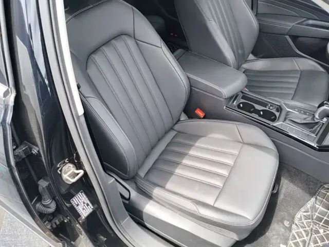 Volkswagen Passat — Фото автомобиля 24