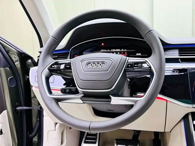 Audi A8 — Фото автомобиля 10