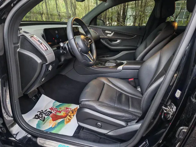 Mercedes-Benz EQC — Фото автомобиля 4