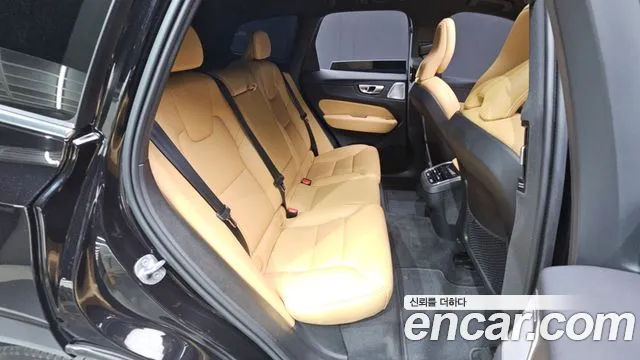 Volvo XC60 Generation 2 — Фото автомобиля 11