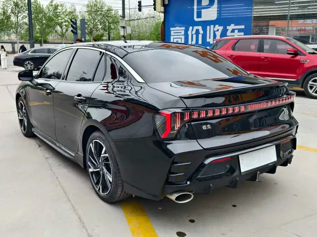Lynk & Co 03 — Фото автомобиля 14