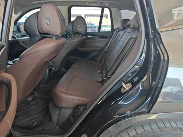 BMW iX3 — Фото автомобиля 16