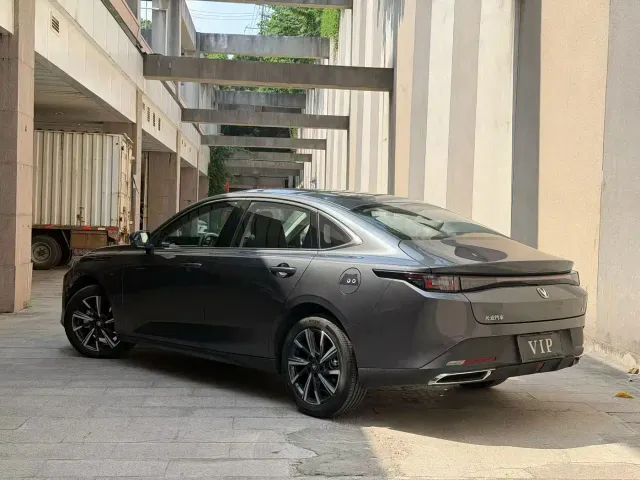 Changan Eado — Фото автомобиля 9