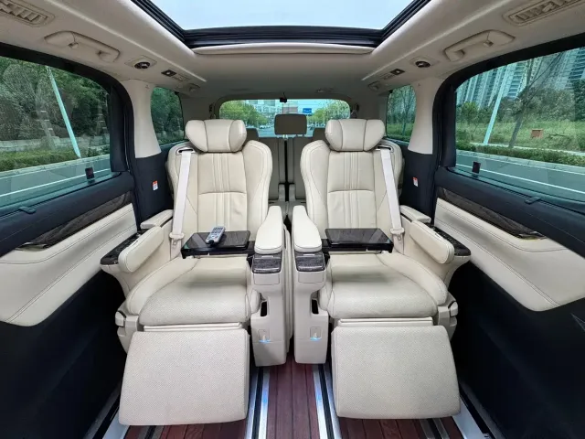 Toyota Vellfire — Фото автомобиля 23