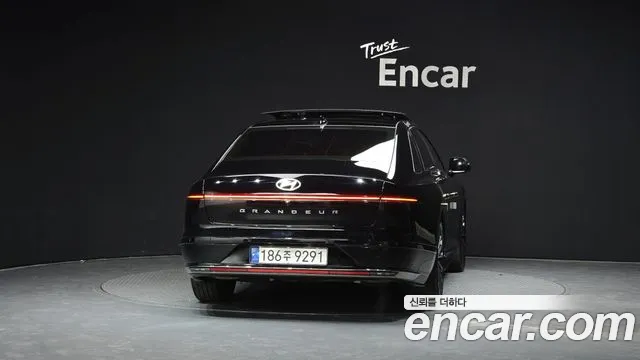 Hyundai Grandeur Grandeur (GN7) 3.5 Бензин 4WD — Фото автомобиля 4