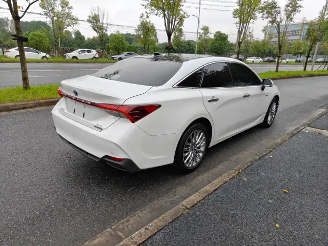 Toyota Avalon — Фото автомобиля 7