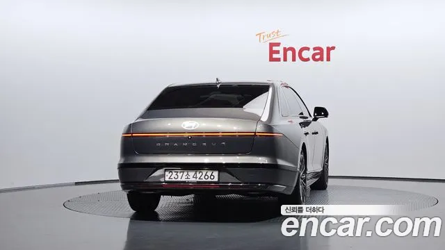 Hyundai Grandeur Grandeur (GN7) 2.5 Бензин 2WD — Фото автомобиля 4