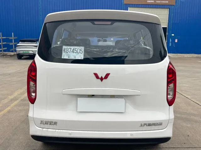 Wuling Hongguang — Фото автомобиля 4