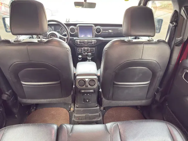 Jeep Wrangler — Фото автомобиля 12
