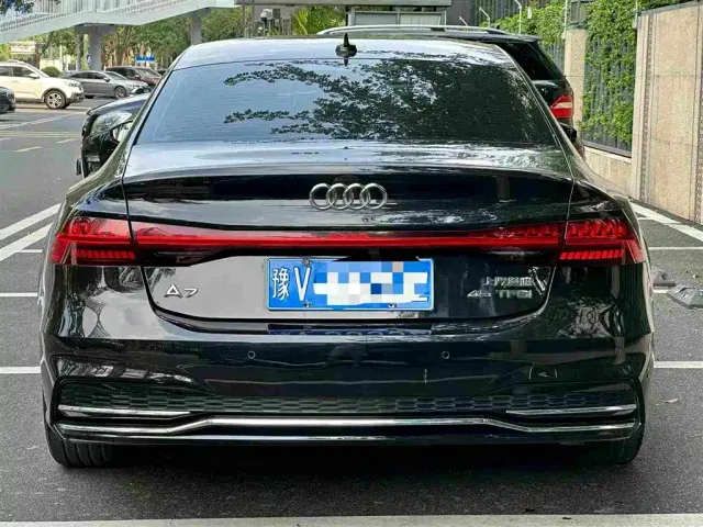 Audi A7L — Фото автомобиля 5