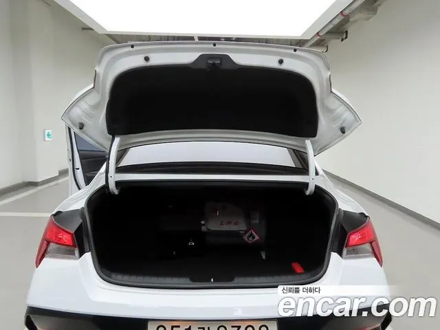 Hyundai Avante CN7 — Фото автомобиля 17