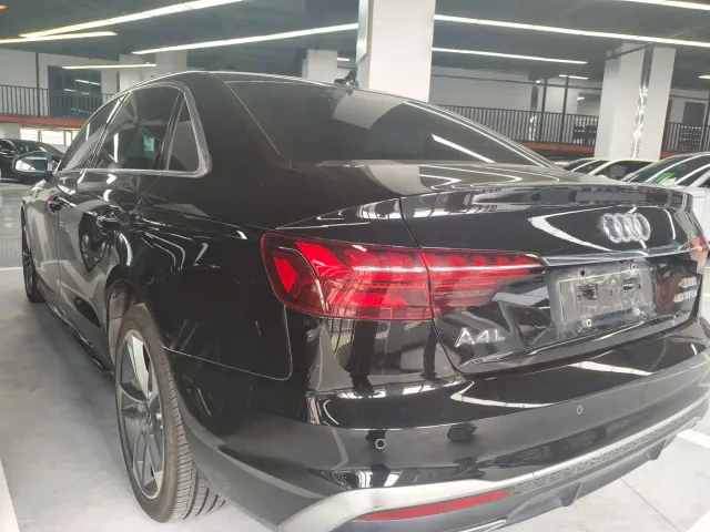 Audi A4L — Фото автомобиля 9