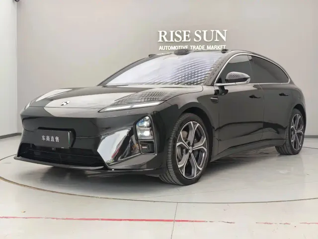 Фотография автомобиля — Nio ET5 Touring