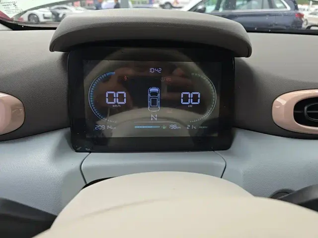 Leapmotor T03 — Фото автомобиля 11