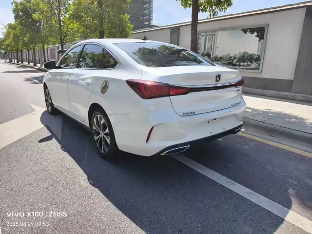 Changan Eado — Фото автомобиля 4