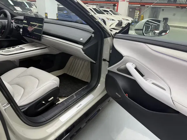 Xiaomi SU7 — Фото автомобиля 20