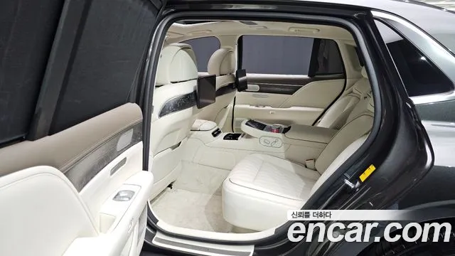 Genesis G90 Бензин 3.5 турбо AWD — Фото автомобиля 19