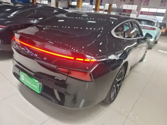Xpeng P7 — Фото автомобиля 6
