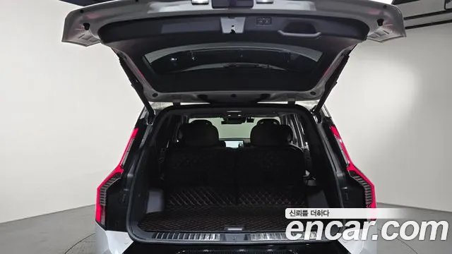 Kia EV9 Long Range 4WD — Фото автомобиля 4