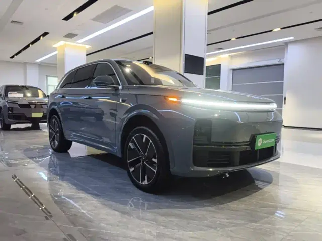 Li Auto L7 — Фото автомобиля 3