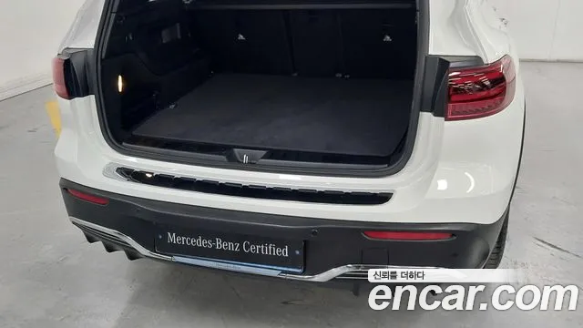 Mercedes-Benz EQB — Фото автомобиля 11