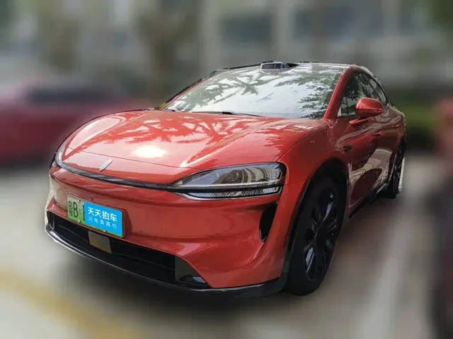 Фотография автомобиля — Luxeed R7