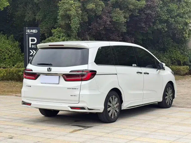 Honda Odyssey — Фото автомобиля 9