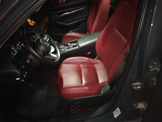 Mazda Axela — Фото автомобиля 7
