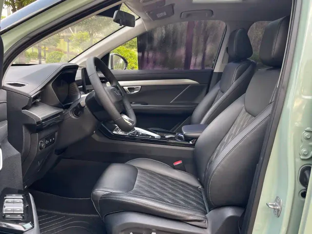 Wuling Asta — Фото автомобиля 4