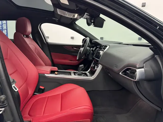Jaguar XEL — Фото автомобиля 7