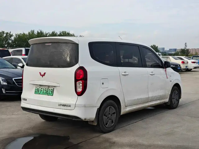 Wuling Hongguang — Фото автомобиля 17