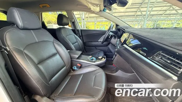 Kia Niro — Фото автомобиля 9