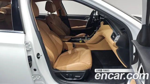 Genesis G70 New — Фото автомобиля 16