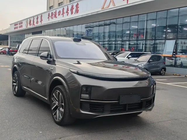 Li Auto L9 — Фото автомобиля 3