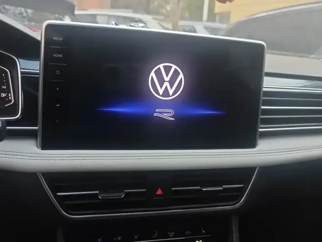 Volkswagen Tiguan L — Фото автомобиля 13