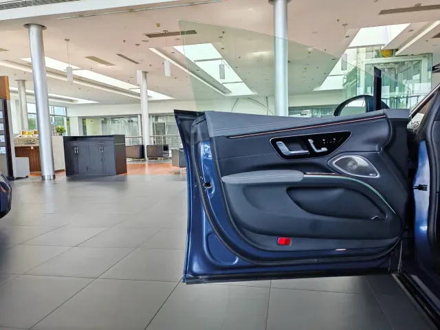 Mercedes-Benz EQS — Фото автомобиля 12