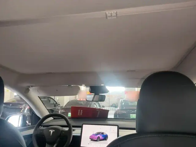 Tesla Model Y — Фото автомобиля 17