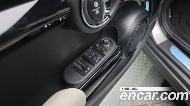 Mini Cooper Convertible — Фото автомобиля 27