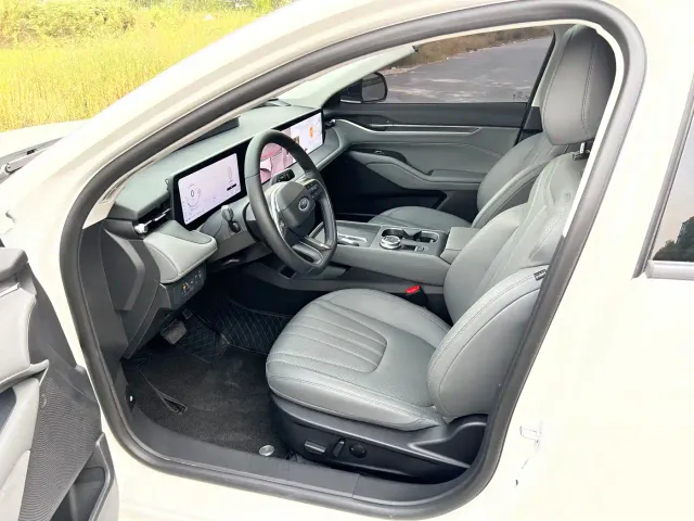 Ford Mondeo — Фото автомобиля 10