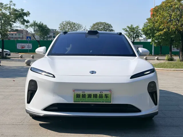 Nio ET5 Touring — Фото автомобиля 2