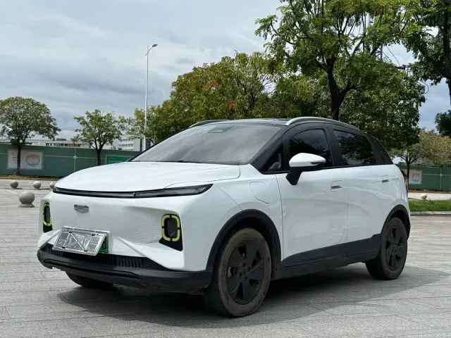 Фотография автомобиля — Geely Geometry E Firefly