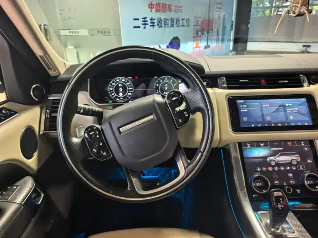 Land Rover Range Rover Sport — Фото автомобиля 10