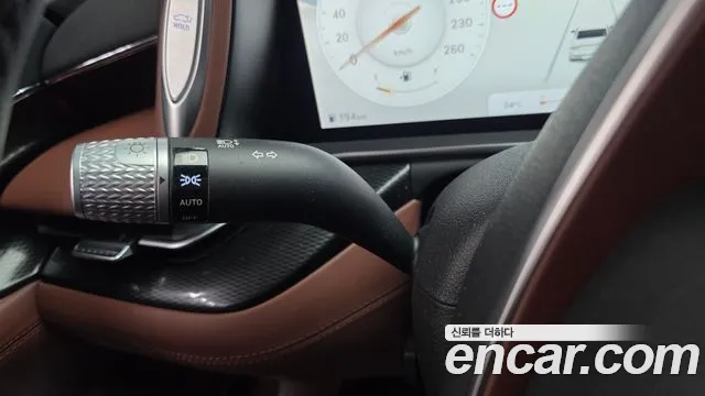 Genesis G90 Бензин 3.5 турбо AWD — Фото автомобиля 28
