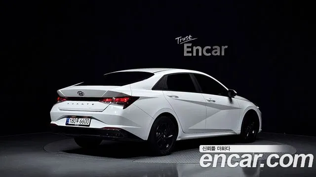 Hyundai Avante CN7 — Фото автомобиля 2