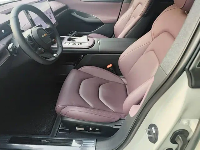 Xiaomi SU7 — Фото автомобиля 14