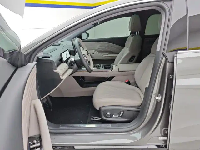Geely Galaxy Xingyao 8 — Фото автомобиля 9