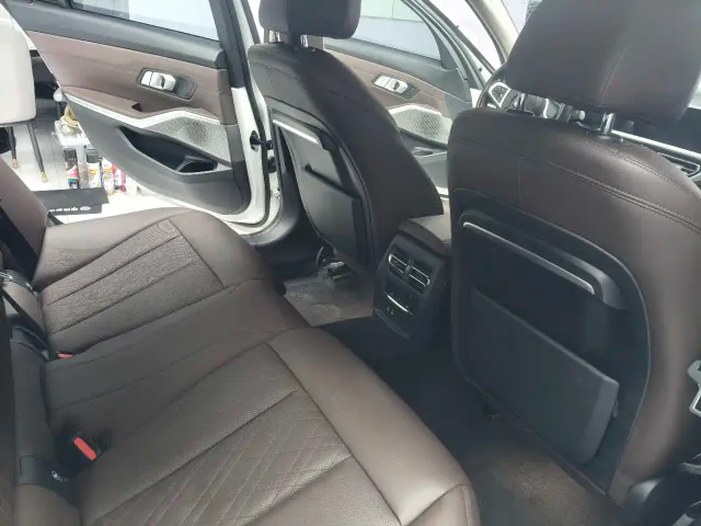 BMW 3 Series — Фото автомобиля 13