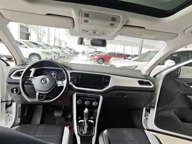 Volkswagen T-Roc — Фото автомобиля 14