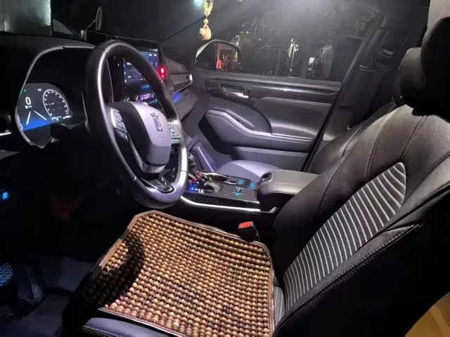 Toyota Crown Kluger — Фото автомобиля 4