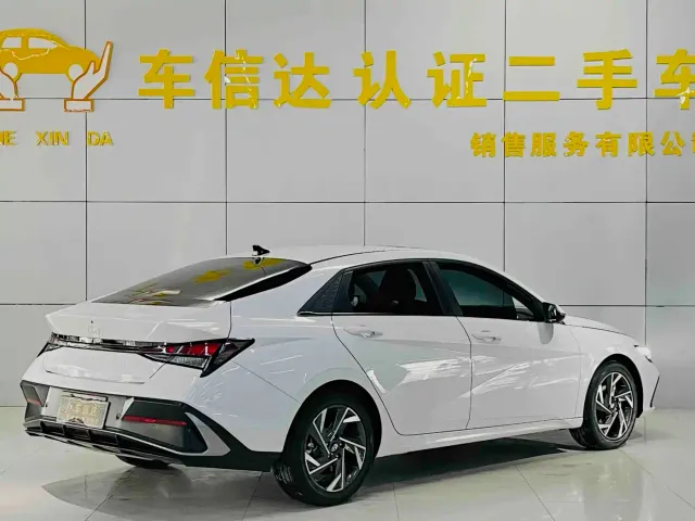 Hyundai Elantra — Фото автомобиля 2